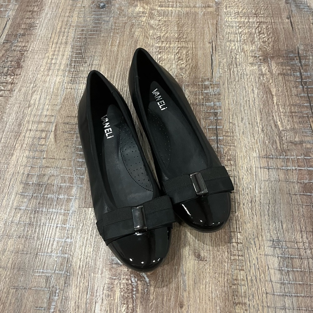 Vaneli Black Bow flats size 8